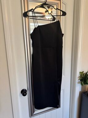 Chic Black spaghetti strap midi Dress